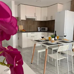 https://el-olivo-house-a.adeje-hotels.com